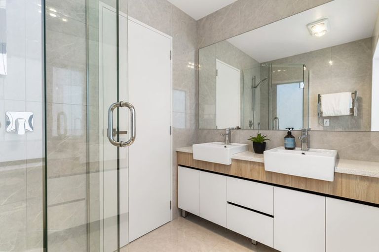 Photo of property in 7/155 Te Atatu Road, Te Atatu South, Auckland, 0610