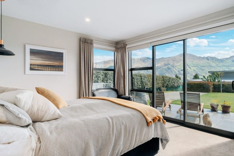 Photo of property in 25 Infinity Drive, Wanaka, 9305
