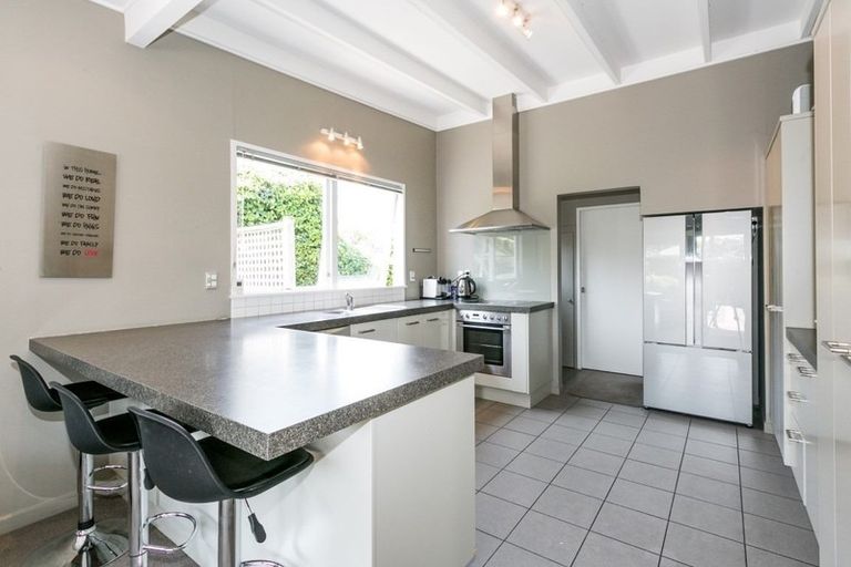 Photo of property in 37 Muritai Crescent, Havelock North, 4130