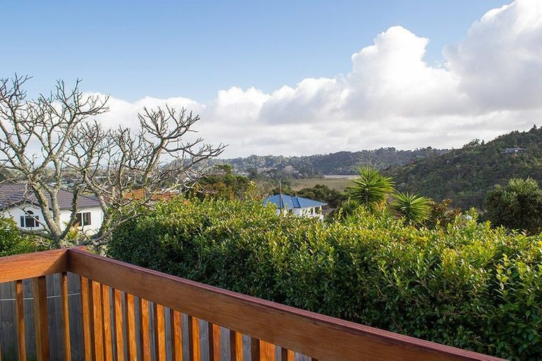 Photo of property in 95 Seaview Road, Glenfield, Auckland, 0629