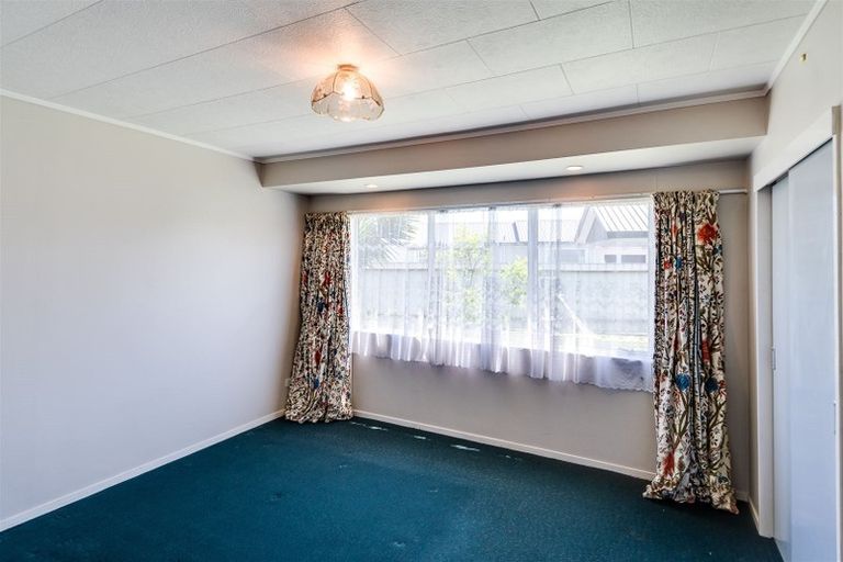 Photo of property in 12 Ted Harpur Place, Onekawa, Napier, 4110