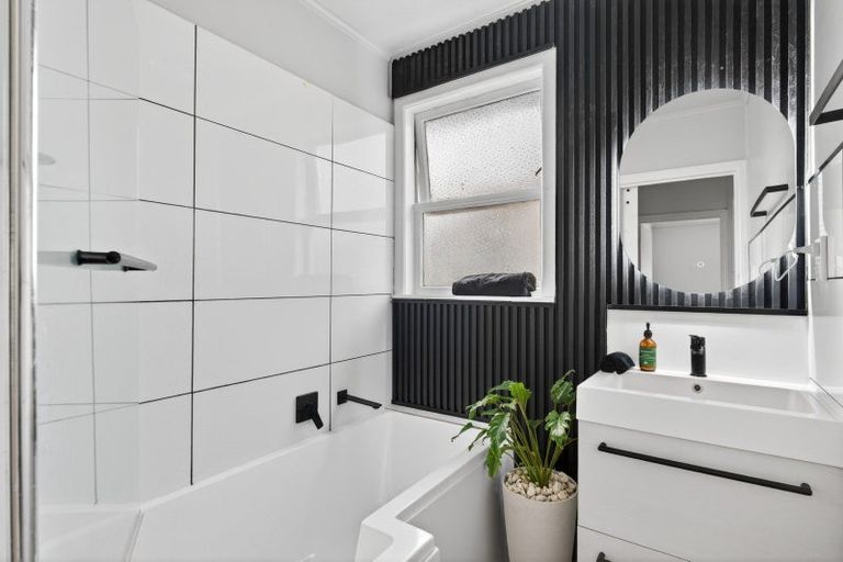 Photo of property in 1b Fleming Crescent, Maraenui, Napier, 4110