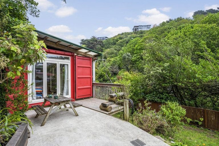 Photo of property in 2a Borlase Street, Brooklyn, Wellington, 6021