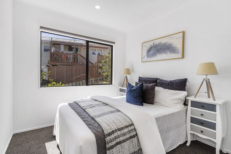 Photo of property in 1/11 Valecrest Place, Bayview, Auckland, 0629