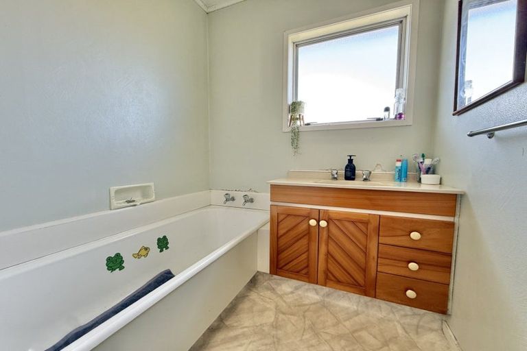 Photo of property in 12 Wairoa Place, Tokoroa, 3420