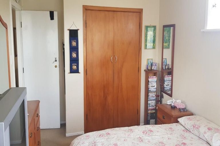 Photo of property in 15 Charles Street, Clouston Park, Upper Hutt, 5018