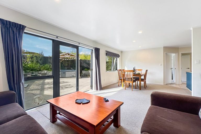 Photo of property in 14a Mchardy Place, Glenfield, Auckland, 0627