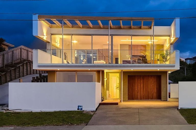 Photo of property in 22a Queens Road, Waikanae Beach, Waikanae, 5036