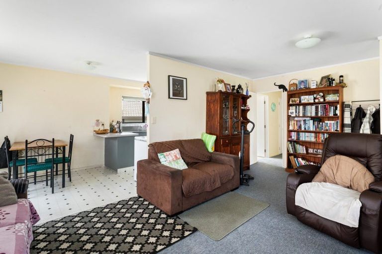Photo of property in 10 Katterns Street, Katikati, 3129