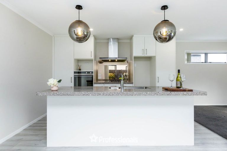 Photo of property in 12 Buddle Road, Wallaceville, Upper Hutt, 5018