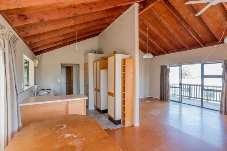 Photo of property in 11 Jane Street, Waikanae Beach, Waikanae, 5036