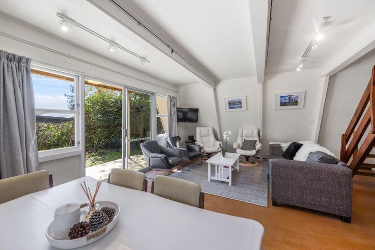 Photo of property in 7 Pearce Place, Kinloch, Taupo, 3377