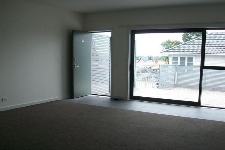 Photo of property in 228 Te Atatu Road, Te Atatu South, Auckland, 0610