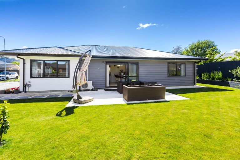 Photo of property in 5 Poulson Grove, Trentham, Upper Hutt, 5018