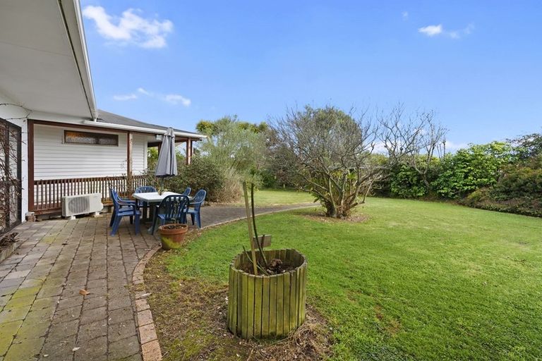 Photo of property in 10 Winara Avenue, Waikanae, 5036