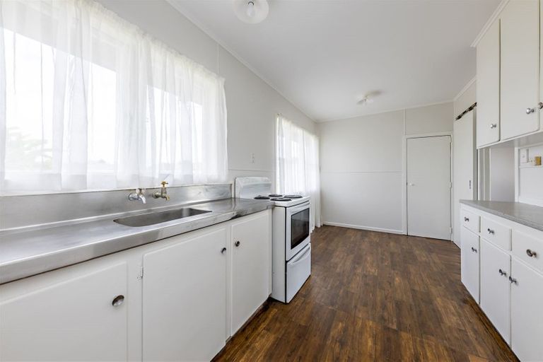 Photo of property in 10 Halswell Street, Mangere East, Auckland, 2024