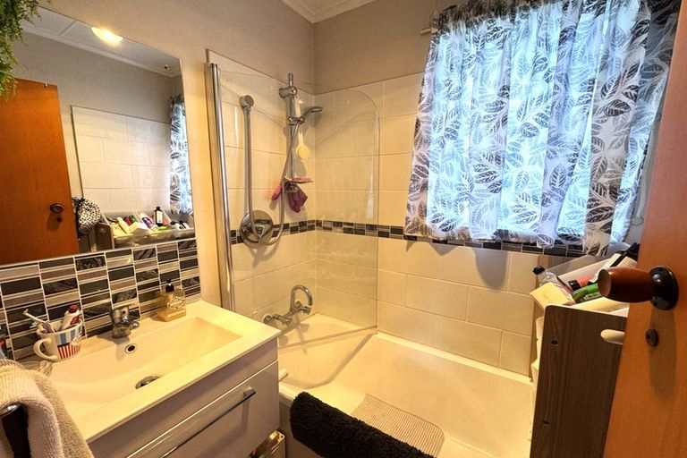 Photo of property in 142 South Street, Feilding, 4702