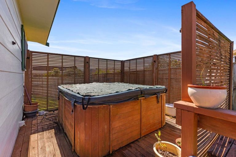 Photo of property in 10 Bradley Place, Lynmore, Rotorua, 3010