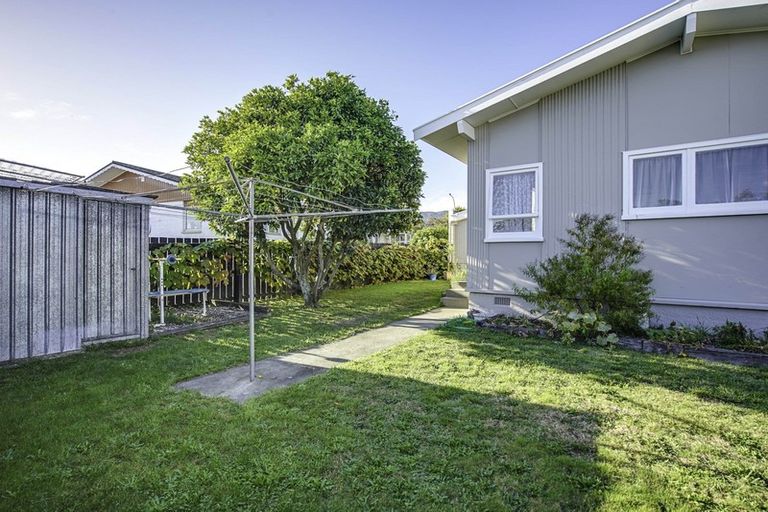 Photo of property in 5 Cobham Crescent, Stoke, Nelson, 7011