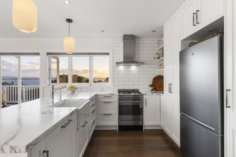 Photo of property in 120 Island Bay Road, Beach Haven, Auckland, 0626