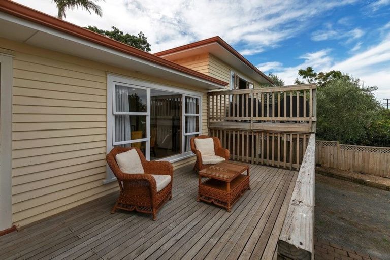 Photo of property in 40 Mountain Road, Mangere Bridge, Auckland, 2022