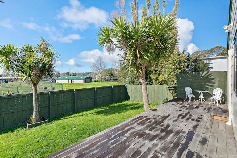 Photo of property in 2/106 Seymour Road, Sunnyvale, Auckland, 0612