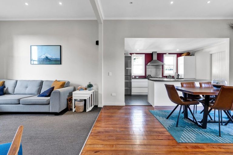 Photo of property in 272 Saunders Road, Okato, New Plymouth, 4381