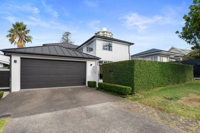 Photo of property in 8 Sylvan Park Avenue, Milford, Auckland, 0620