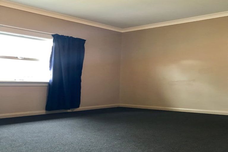 Photo of property in 53 Target Road, Totara Vale, Auckland, 0629