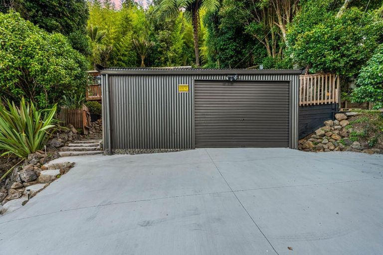 Photo of property in 894 West Coast Road, Waiatarua, Auckland, 0604