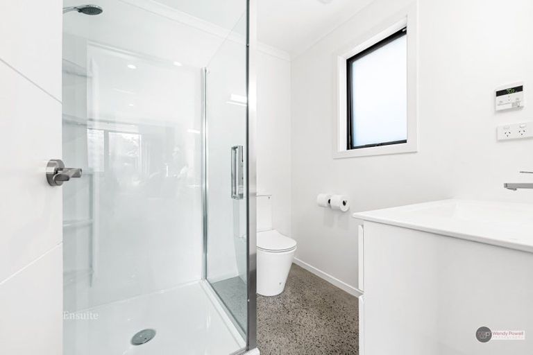 Photo of property in 5 Buddle Road, Wallaceville, Upper Hutt, 5018