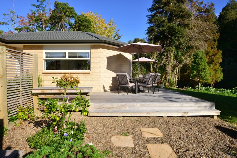 Photo of property in 23 Annalise Place, Orewa, 0931
