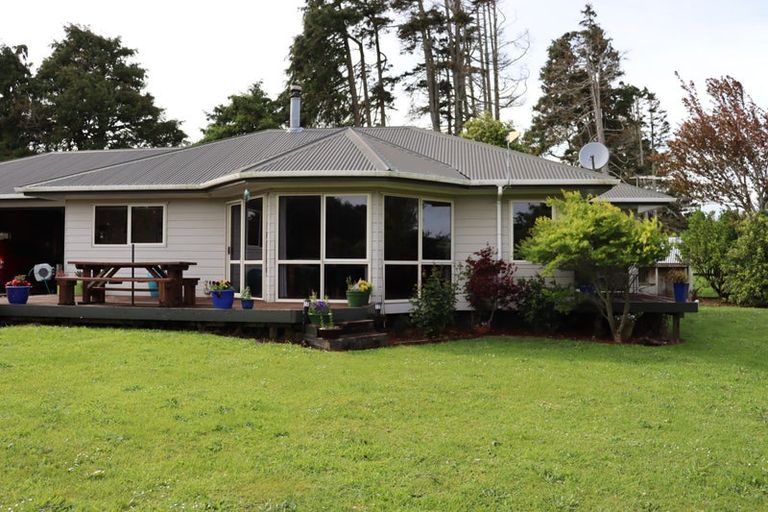 Photo of property in 1060 Mountain Road, Waiongana, Inglewood, 4389