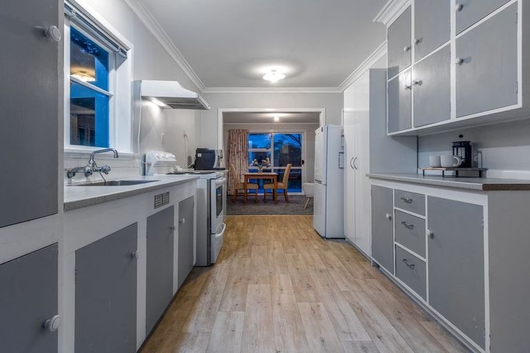 Photo of property in 69 Bartholomew Road, Levin, 5510