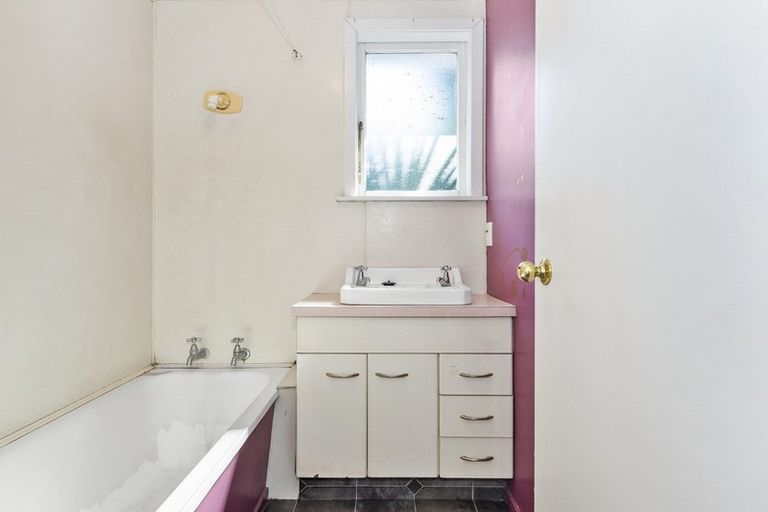 Photo of property in 15a Henderson Crescent, Parkvale, Tauranga, 3112