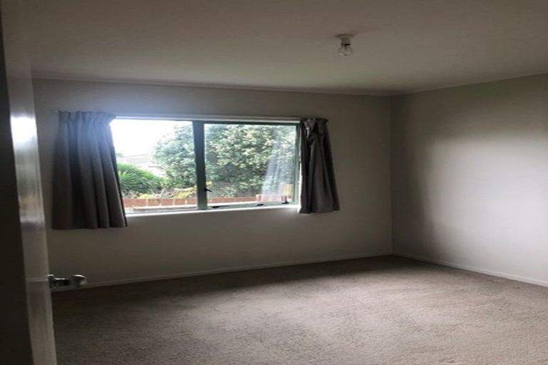 Photo of property in 7a Ngatira Place, Clendon Park, Auckland, 2103