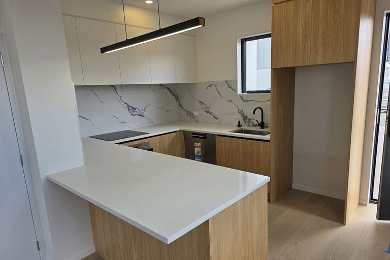 Photo of property in 8/234 Te Atatu Road, Te Atatu South, Auckland, 0610