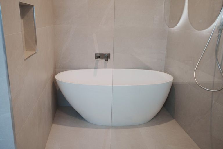 Photo of property in 18a Pavola Grove, Glenfield, Auckland, 0629