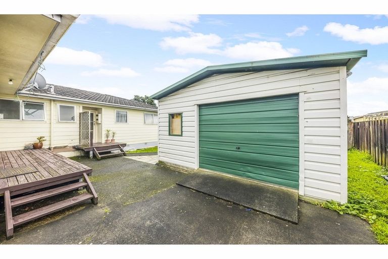 Photo of property in 2 Hobman Place, Manurewa, Auckland, 2102