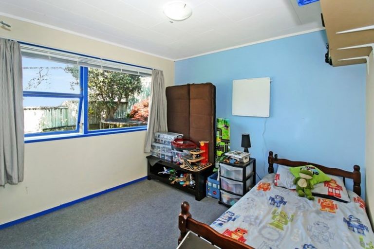 Photo of property in 4 Benbow Place, Westown, New Plymouth, 4310