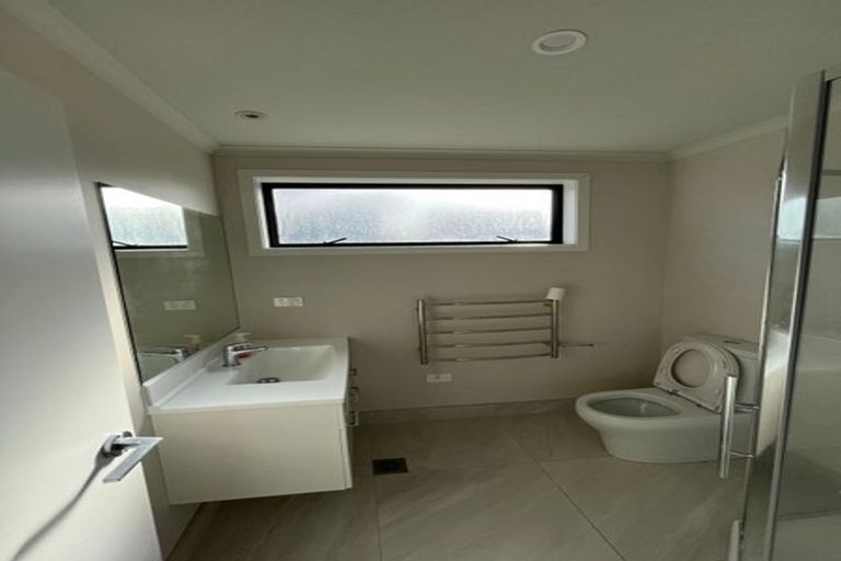 Photo of property in 16 Uku Lane, Hobsonville, Auckland, 0616