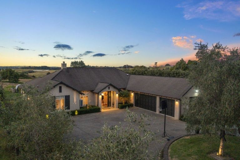 Photo of property in 572 Ormiston Road, Flat Bush, Manurewa, 2576