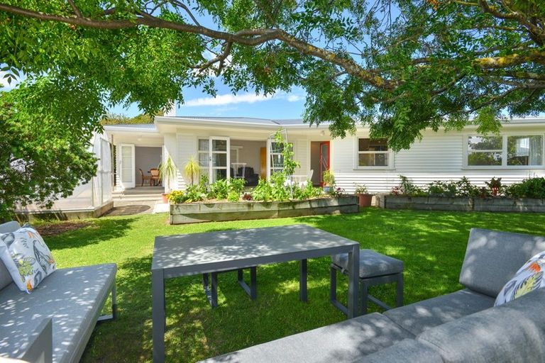 Photo of property in 2 Lytton Road, Riverdale, Gisborne, 4010