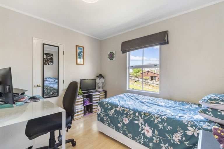 Photo of property in 2/19 Salem Place, Torbay, Auckland, 0630