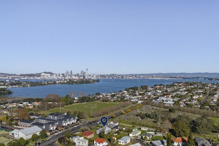 Photo of property in 132 Bayswater Avenue, Bayswater, Auckland, 0622