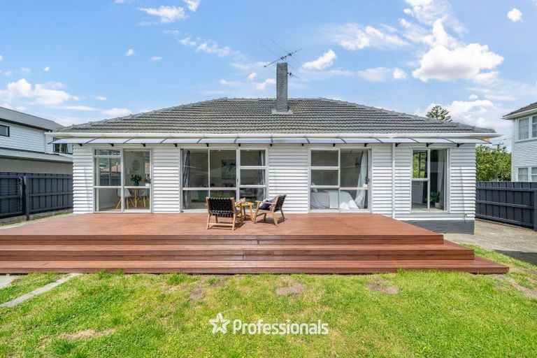 Photo of property in 17 Molesworth Street, Taita, Lower Hutt, 5011
