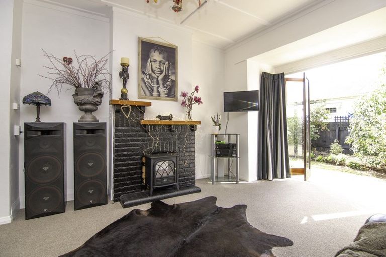 Photo of property in 320 Featherston Street, Palmerston North, 4410