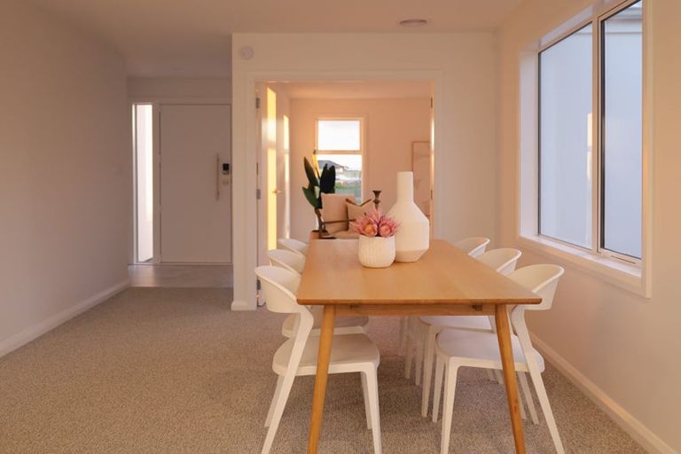 Photo of property in 60 Atlantic Drive, Fitzherbert, Palmerston North, 4410