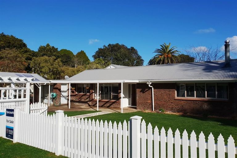 Photo of property in 32 Scenic Drive, Hillpark, Auckland, 2102