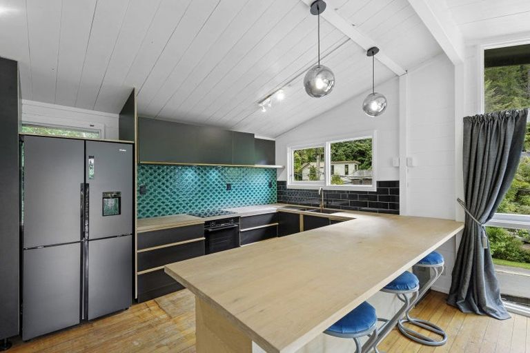 Photo of property in 145a Pinehaven Road, Pinehaven, Upper Hutt, 5019